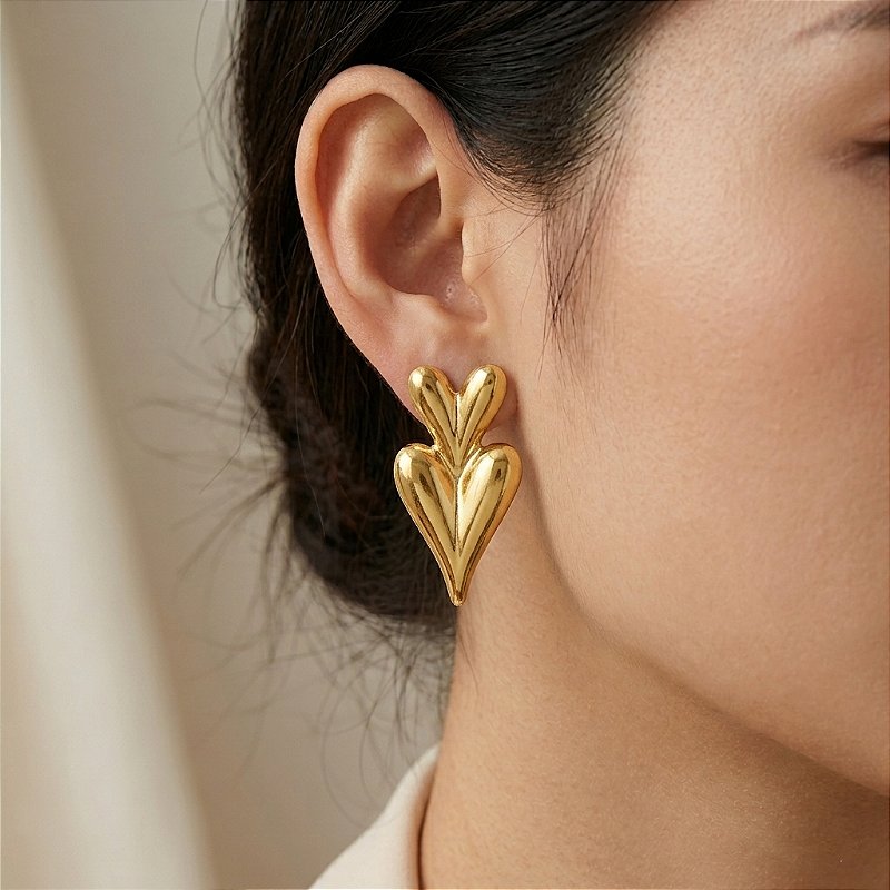 BRINCO DUPLO CORAÇÃO LISO DOURADO AÇO 316L⭐️