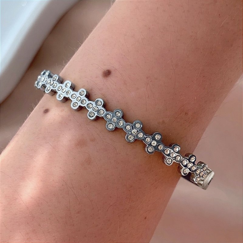 PULSEIRA / BRACELETE MINI TREVOS ZIRCÔNIAS AÇO 316L⭐️