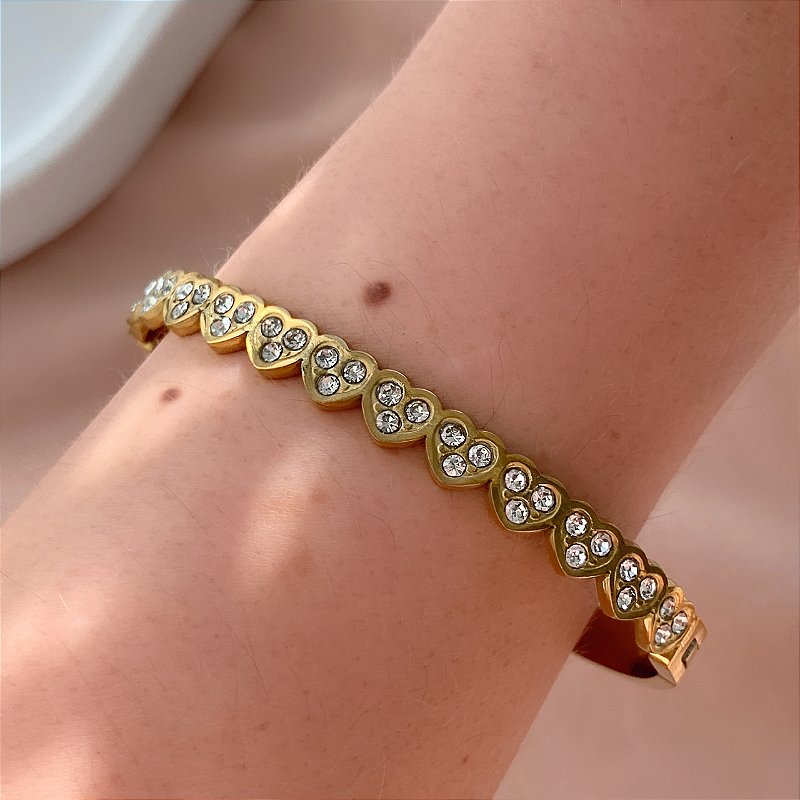 PULSEIRA / BRACELETE CORAÇÕES ZIRCÔNIAS DOURADO AÇO 316L⭐️