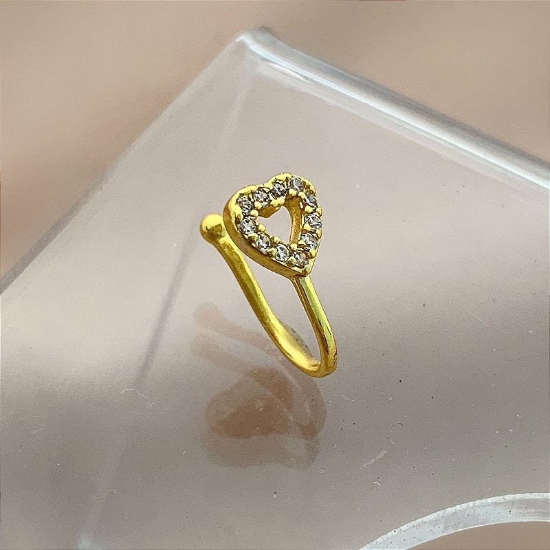 PIERCING FAKE CORAÇÃO VAZADO CRAVEJADO DOURADO AÇO 316L⭐️