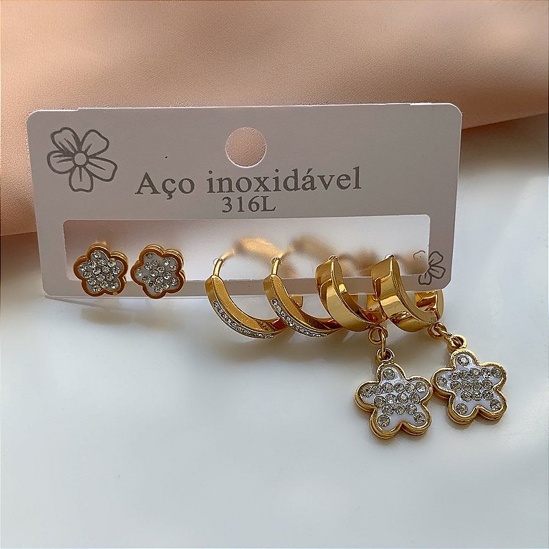 BRINCO KIT ARGOLINHAS FLORES CRISTAIS DOURADO AÇO 316L⭐️