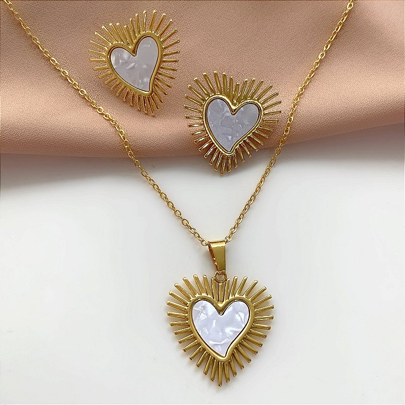 COLAR E BRINCO CORAÇÃO SOLAR MADREPÉROLA DOURADO AÇO 316L⭐️