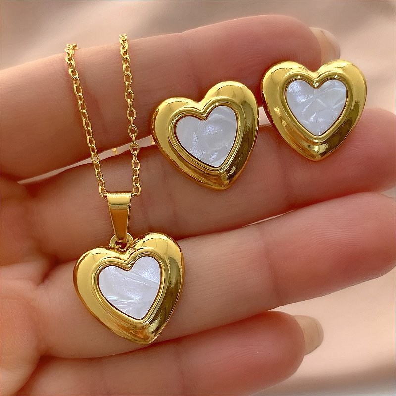 COLAR E BRINCO CORAÇÃO BORDA BOLEADA MADREPÉROLA DOURADO AÇO 316L⭐️