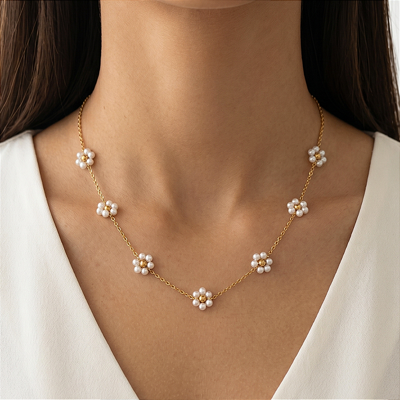 COLAR MINI FLORES DE PÉROLAS DOURADO AÇO 316L⭐️