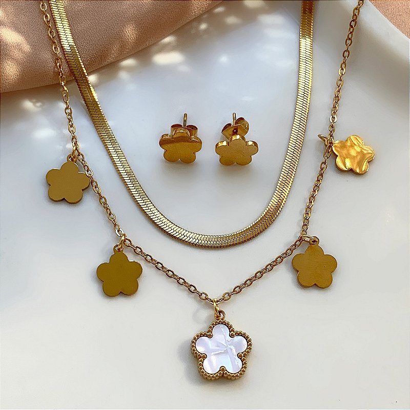 COLAR E BRINCO FLORES MADREPÉROLA DOURADO AÇO 316L⭐️