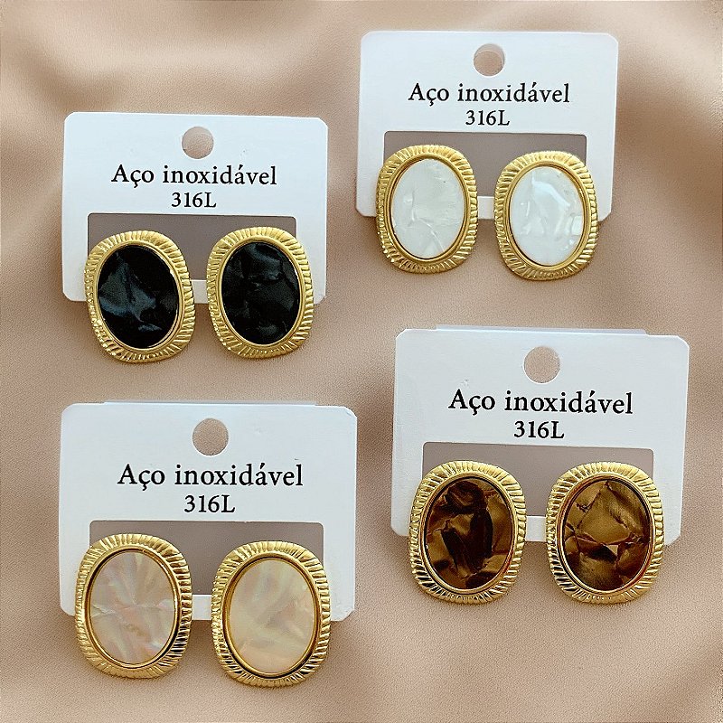 BRINCO RETANGULAR BORDA TEXTURIZADA MADREPÉROLA DOURADO AÇO 316L⭐️