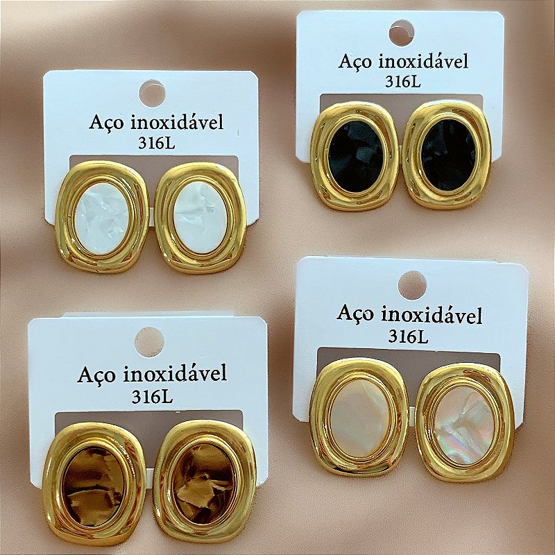 BRINCO RETANGULAR BORDA LISA MADREPÉROLA DOURADO AÇO 316L⭐️