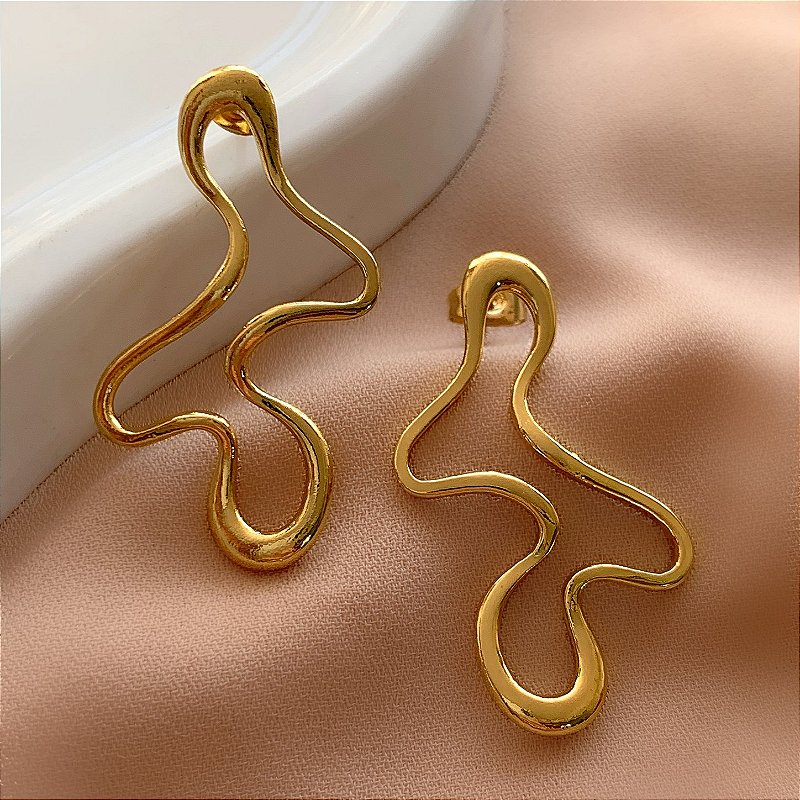 BRINCO ABSTRATO DELICADO DOURADO AÇO 316L⭐️