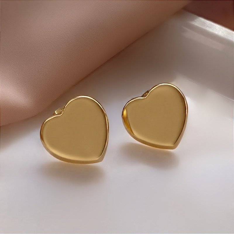 BRINCO CORAÇÃO LISO P DOURADO AÇO 316L⭐️