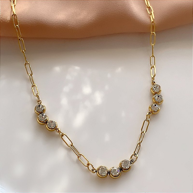 COLAR CORRENTE CARTIE PEDRINHAS EM ZIRCÔNIAS DOURADO AÇO 316L⭐️