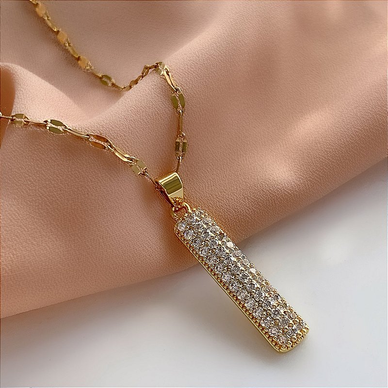 COLAR LONGO PINGENTE PALITO COM MINI ZIRCÔNIAS DOURADO AÇO 316L⭐️