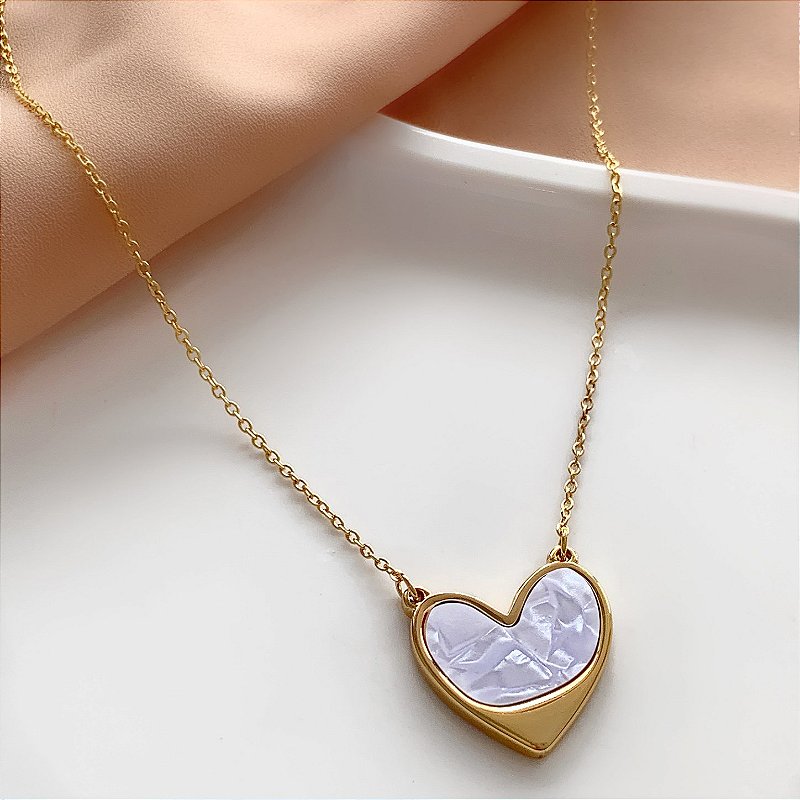 COLAR PINGENTE CORAÇÃO ESTILIZADO MADREPÉROLA DOURADO AÇO 316L⭐️