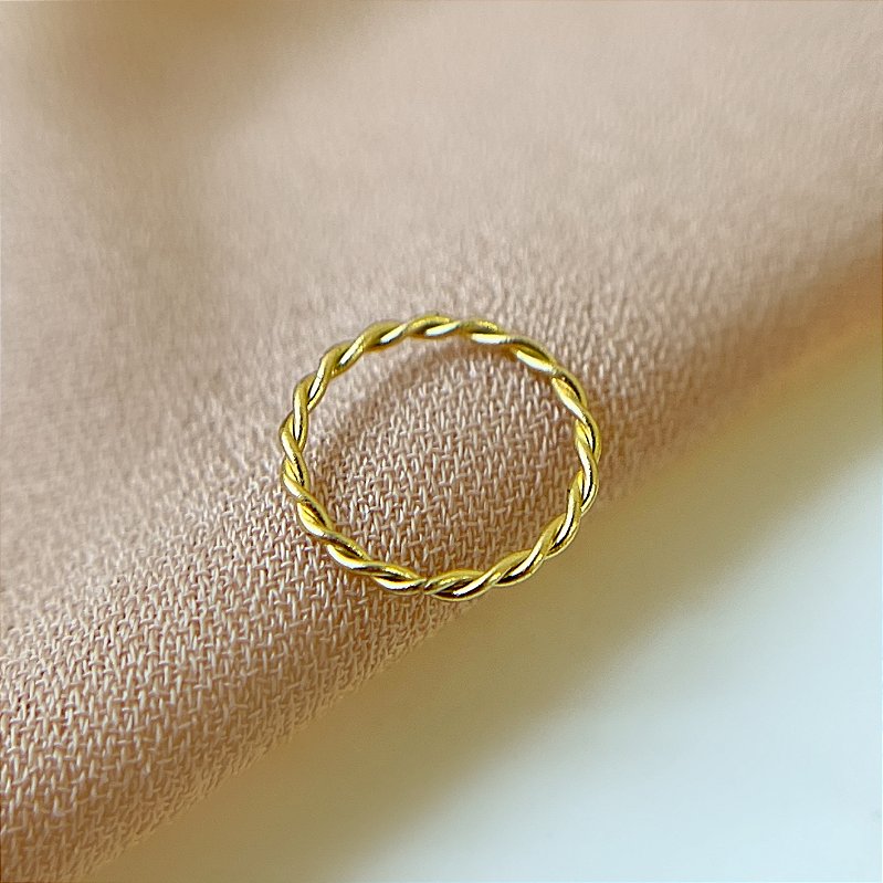 PIERCING ARGOLA TORCIDA 8MM FOLHEADO A OURO 18K SEMIJOIA PARA ATUALIZAÇÃO⭐️