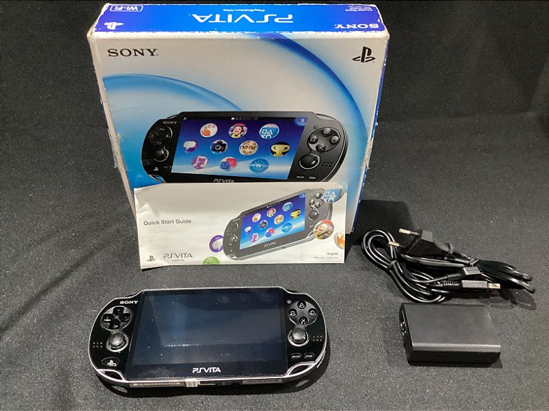 Gameteczone Usado Console PS Vita 4GB PlayStation Portátil + Case Capa  Proteção PS Vita Vermelha - Sony São Paulo SP - Gameteczone a melhor loja  de Games e Assistência Técnica do Brasil em SP