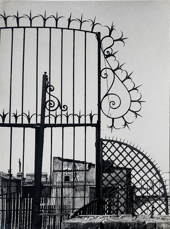 Jean Lecocq - Fotografia Premiada, original assinada no verso, 'Entrada Proibida', Década de 60 do século passado