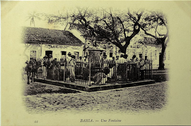 Bahia - Salvador -  Uma Fonte com Negros Reunidos - Cartão Postal antigo original, Edição Francesa