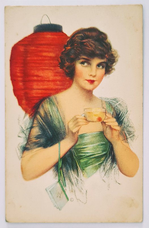 Cartão Postal Antigo Ilustrado  - Jovem Mulher com Cartão de Dança Tomando Ponche