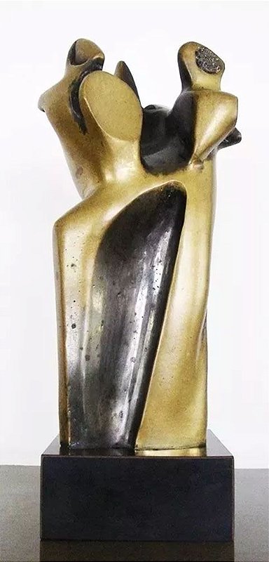 Pita Hirs - Escultura em Bronze Assinada, Figurativo Feminino, Três Irmãs