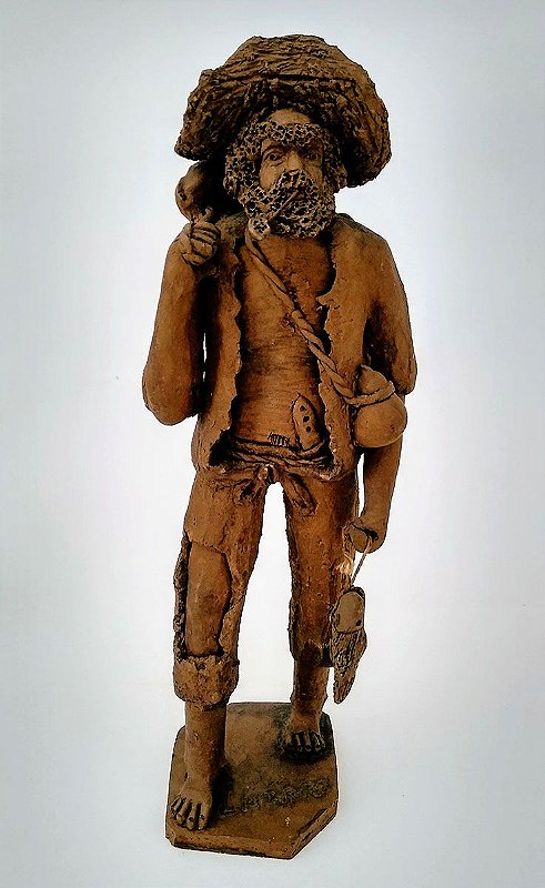 Lazaro - Escultura em barro assinada pelo artista, figura de pescador