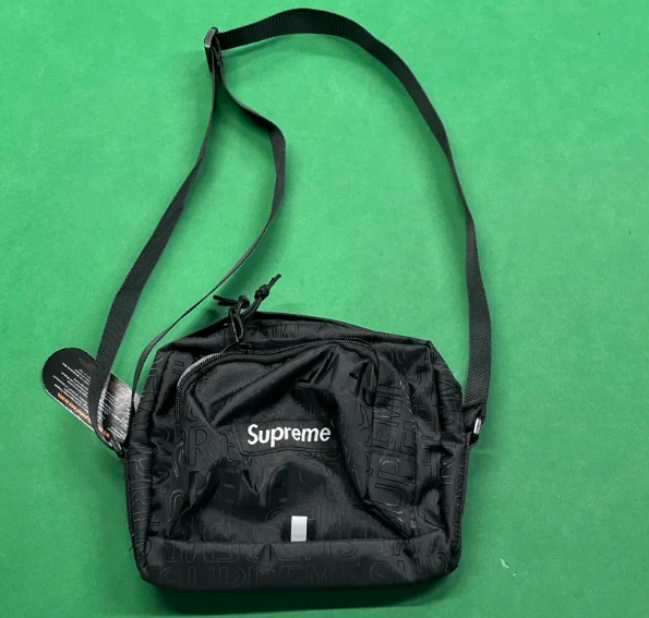 Shoulder Bag Supreme 23s Preta Rabello Store Tênis