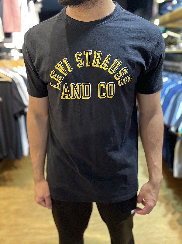 Camiseta Levis 'Strauss And Co' Preta - Rabello Store - Tênis, Vestuários,  Lifestyle e muito mais