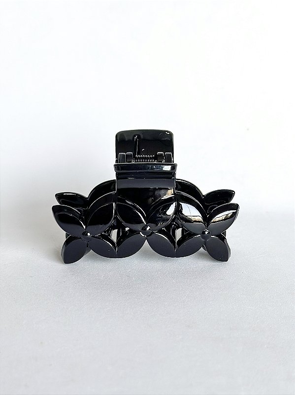 Piranha Black Flowers