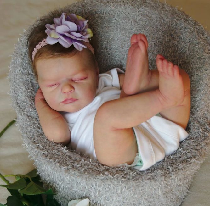 Bebe Reborn Recem Nascida Dormindo Super Realista Mimo Reborn