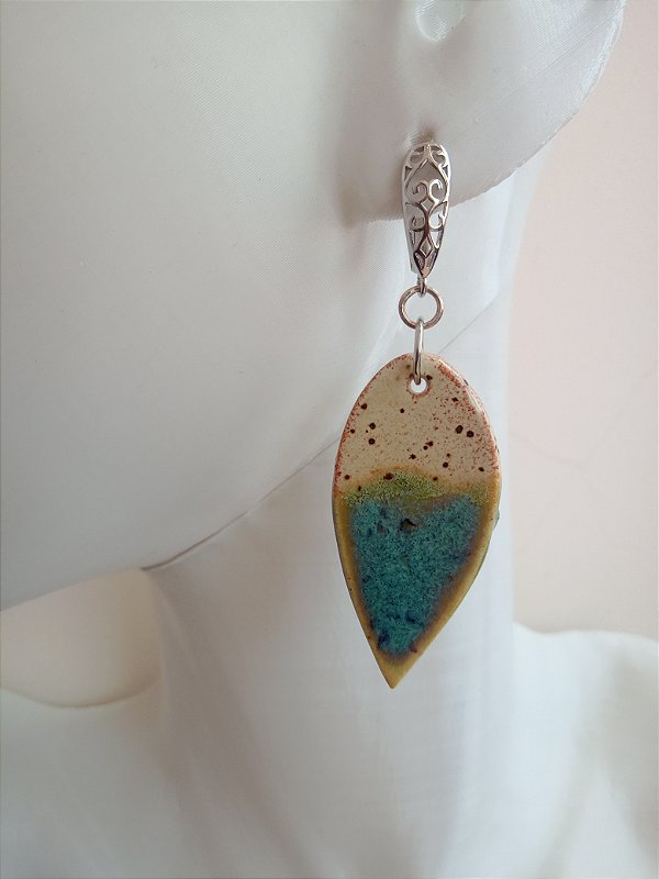 BRINCO CERÂMICA BASE EM PRATA 925