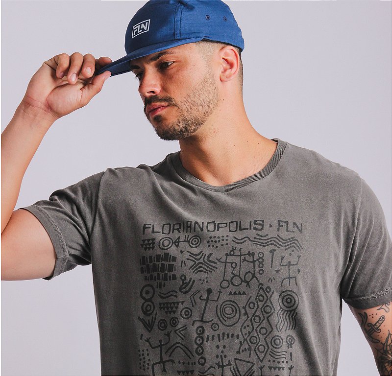 Camiseta Mosaico Rupestre Cinza