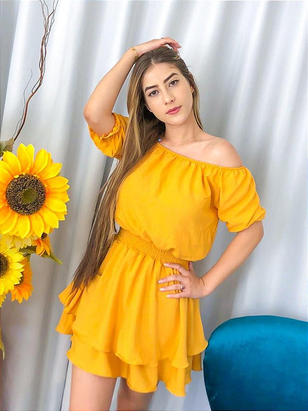 vestido amarelo