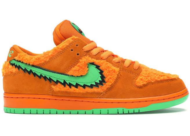 Nike sales orange shoes