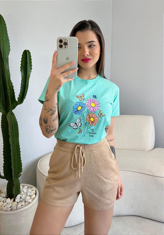 KEPPE (BORBOLETAS) VERDE CLARO Tshirts Femenina Atacado