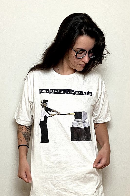 Camiseta Raiva contra a Máquina 🖥- Off-White - OBQDC