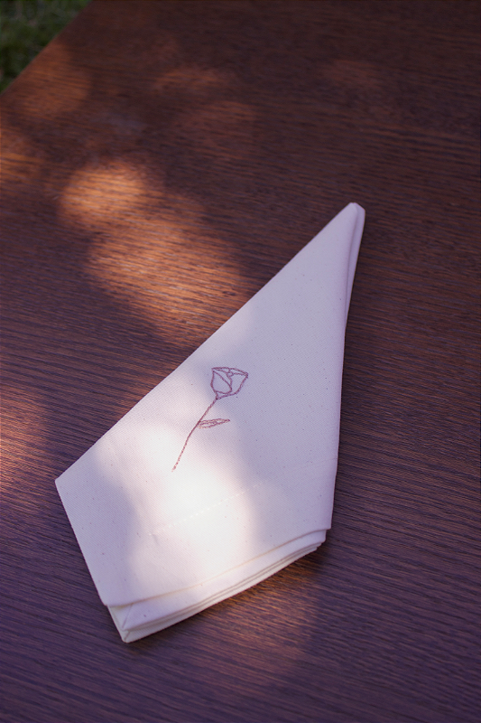 Guardanapo Bordado Rosa