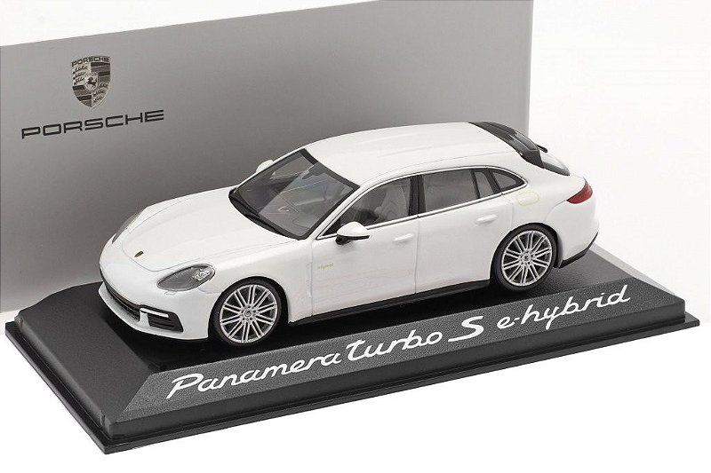 ミニチャンプス　Porshe Panamera Turbo シルバー Carrinho Miniatura Porsche Panamera Turbo Metal Som Luz Cinza