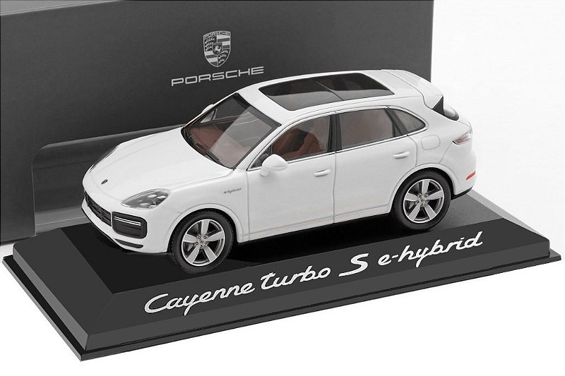 Miniatura Porsche Cayenne Turbo S e-hybrid White 1:43 Minichamps