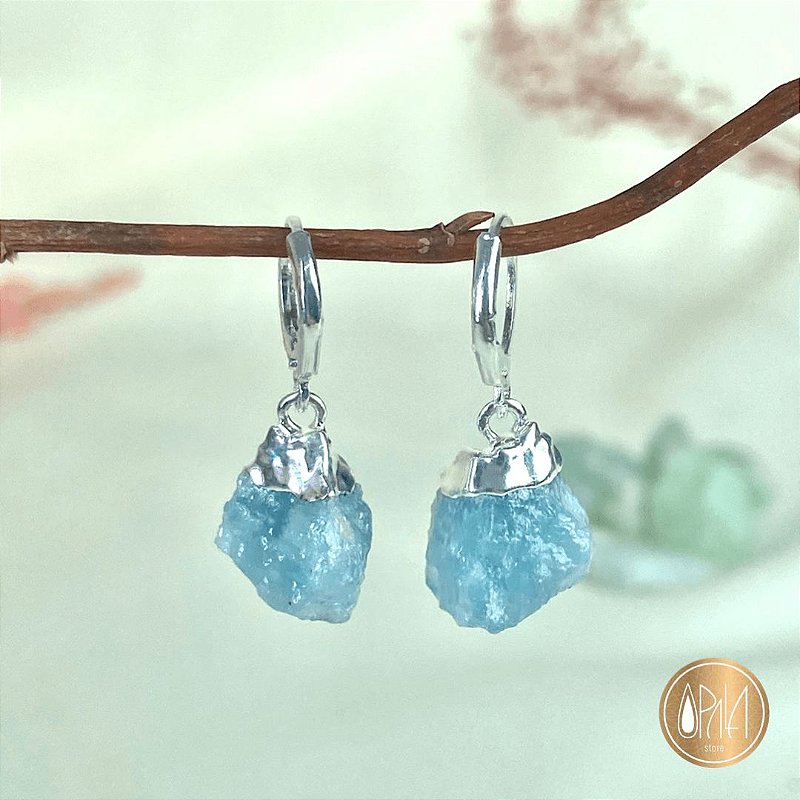 Brinco argolinha Água Marinha bruta banhado em prata, metal com ródio, pedra natural azul, 3,5 cm, Opala Store