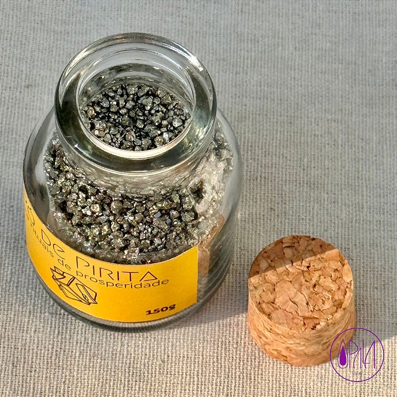 Pó de pirita natural dourado em contexto decorativo, embalagem aberta, Opala Store