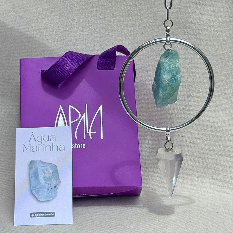 Pendente Água Marinha Opala Store, alumínio prateado com Água-Marinha azul e Quartzo Translúcido, tamanho G, fundo claro