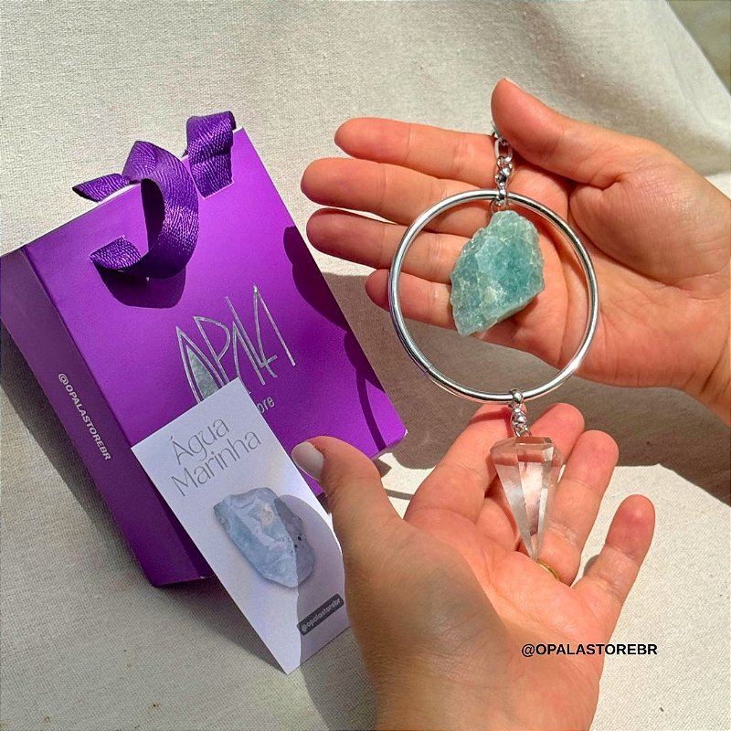 Cristal de Água-Marinha natural de tonalidade azulada suspenso em alumínio prateado, Opala Store