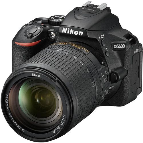 ■ 美品 ■ S数1,020回　ニコン　Nikon D5600 + 18-140 Câmera Nikon D5600 com Lente 18-140mm – DSLR 24.2MP, Full HD, Wi