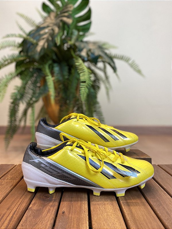 Adidas f50 amarela 2025