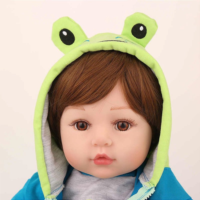 Bebê Caio de Roupinha Azul (Bebe Reborn Menino de Silicone) – Bebe