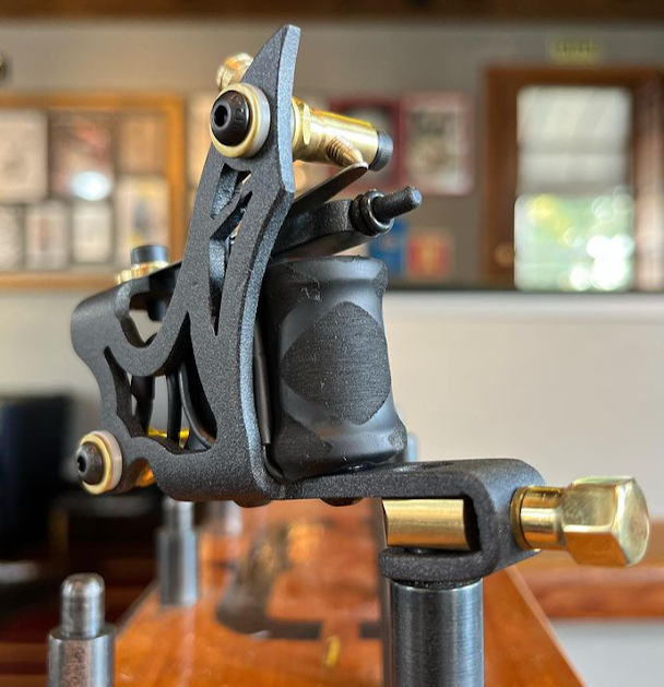 Modelo Inc - clip cord - pintura