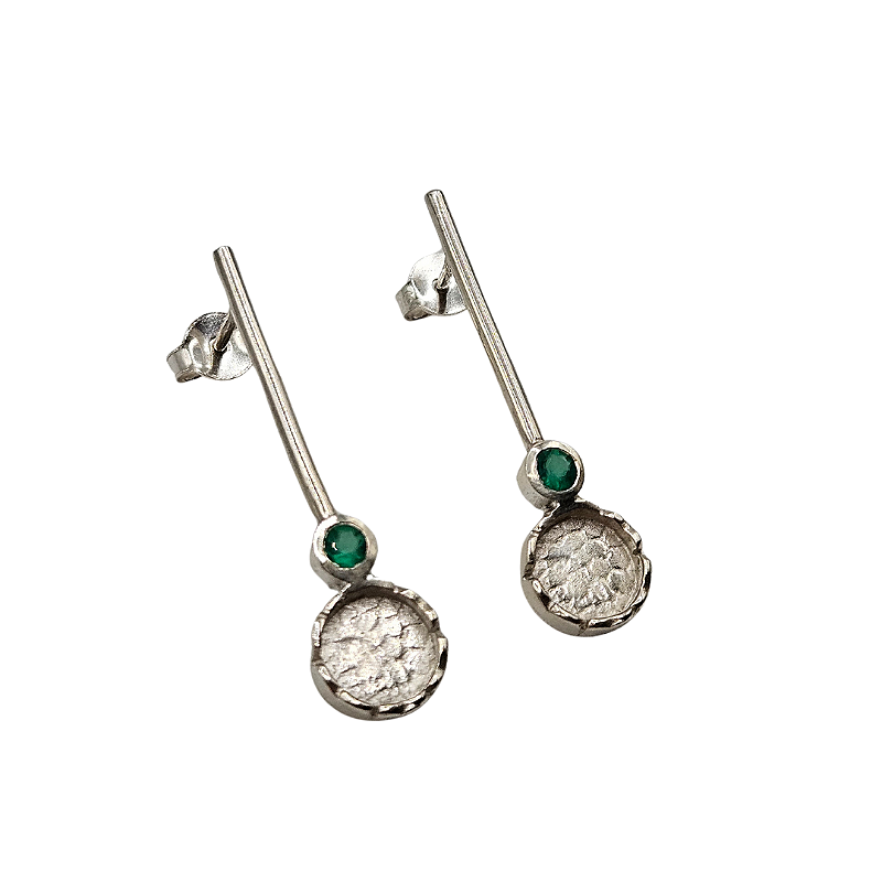 Brinco Vitória Régia prata  com pedra