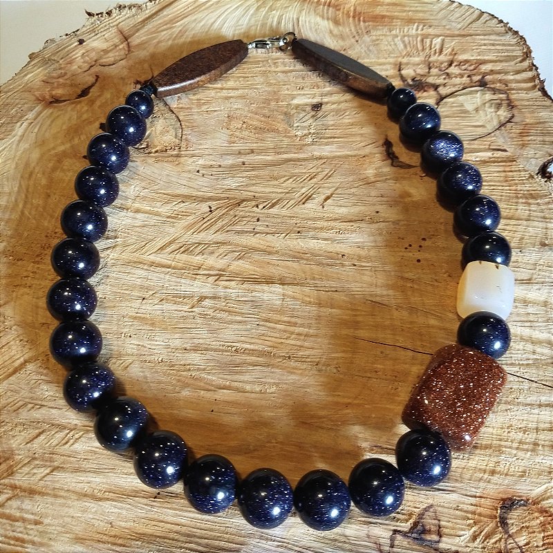 Colar pedra do Sol Dourada