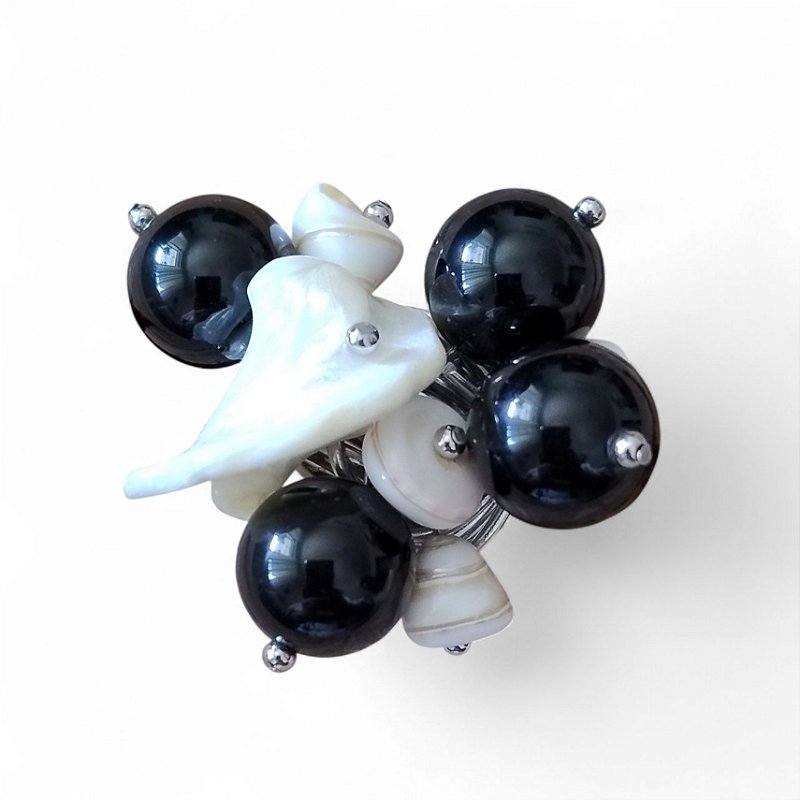 Anel madrepérola e ágata preta