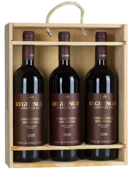 Vinho Carmim Reguengos Tinto Seco Portugal Garrafeira dos Sócios Alicante Bouschet, Aragonez, Touriga Nacional 2017 750ml - 3 Unidades