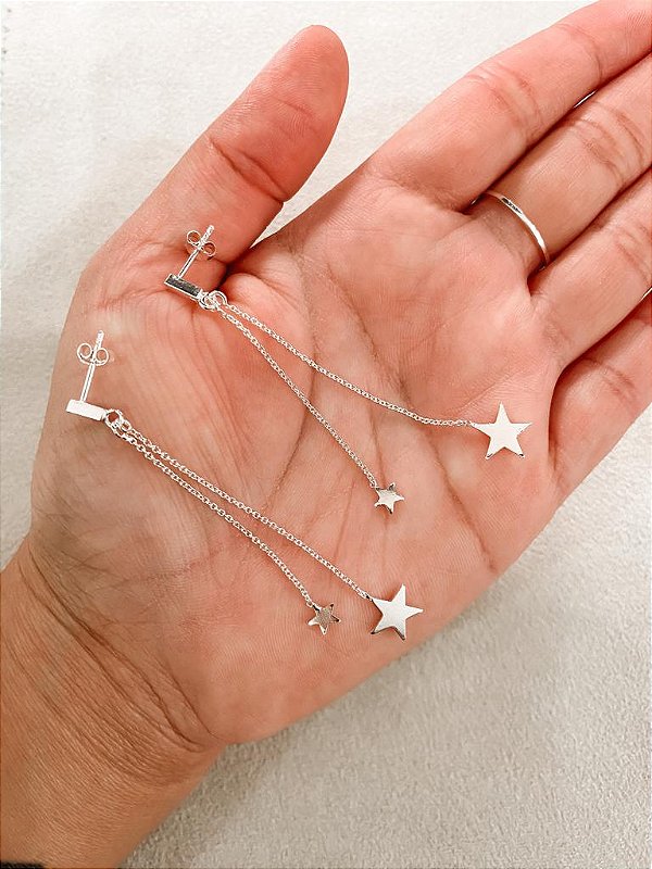 Brinco pendulo estrelas