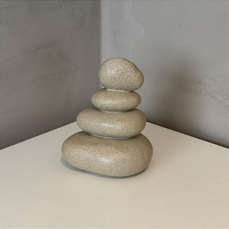 Escultura Pedras Empilhadas